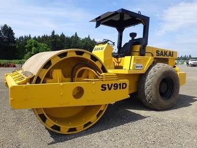 Sakai SV91TF Padfoot Drum Compactor
