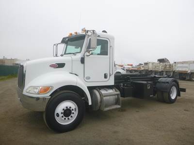 2011 Peterbilt 337 Roll Off Truck