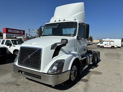 2013 Volvo D13 Truck Tractor