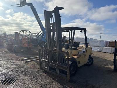 Caterpillar DPL40 Forklift