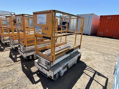 2005 Custom Equipment HB1030 Scissor Lift