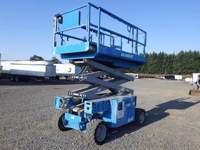 2012 Genie GS-2669RT Scissor Lift