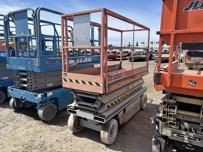 1996 SkyJack SJII 3220 Scissor Lift