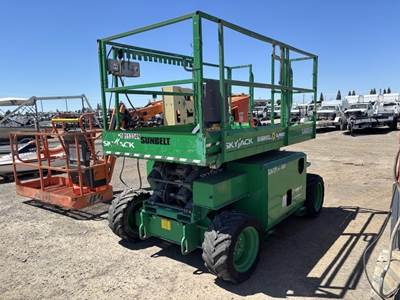 2018 Skyjack SJ6826 RT Scissor Lift