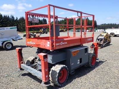 2019 Skyjack SJ6826RT Scissor Lift