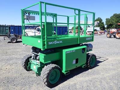 2017 Skyjack SJ6826RT Scissor Lift