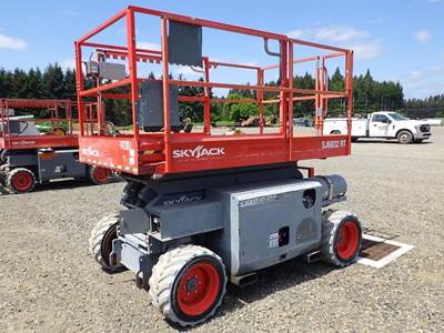 2014 Skyjack SJ6832RT Scissor Lift
