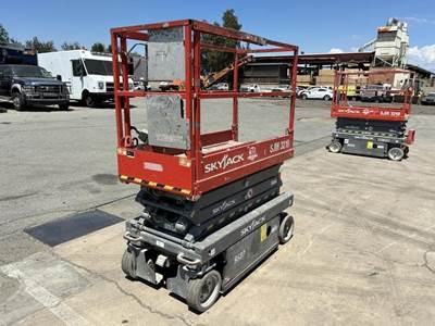 2004 SkyJack SJIII 3219 Scissor Lift