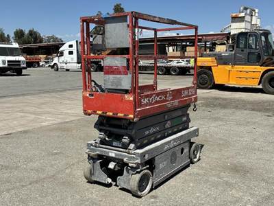 2004 SkyJack SJIII 3219 Scissor Lift