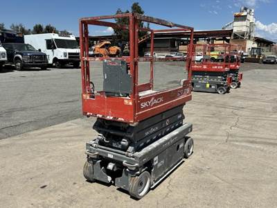 2004 SkyJack SJIII 3219 Scissor Lift