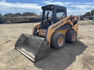Mustang 2700V Skid Steer Loader