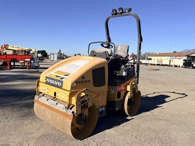 2017 Volvo DD25B Smooth Drum Roller Compactor