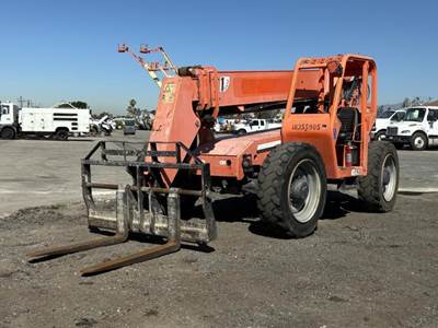 2015 Skytrak 6042 Telescopic Reach Lift