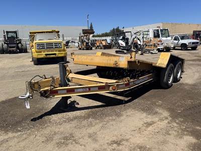 2002 Towmaster T-10T T/A Tilt Deck Trailer