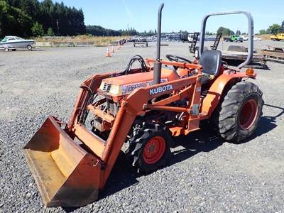 Kubota B2150HSD Tractor Loader