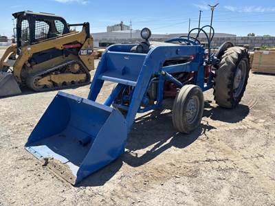 Ford 800 Series Tractor Loader