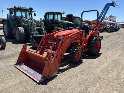 2013 Kubota L3800D Tractor Loader