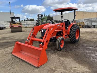 Kubota MX5100F Tractor Loader