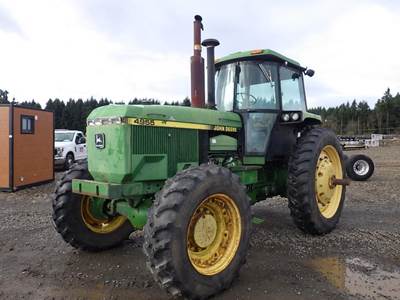 1990 John Deere 4955 Tractor