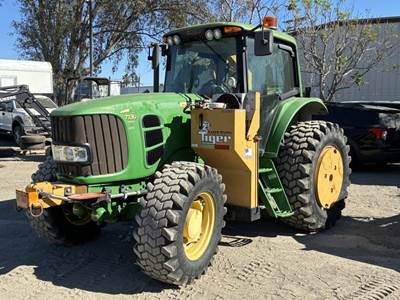 2005 John Deere 7130 Tractor