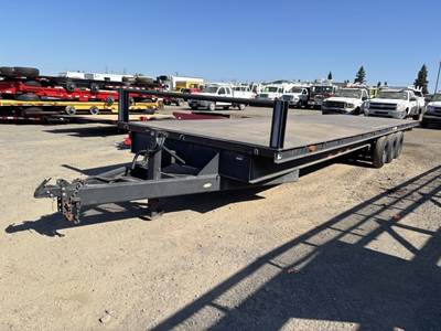 SPCNS 32' Triple Axle Flatbed Trailer