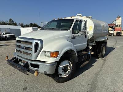 2015 Ford F750 S/A Water Truck