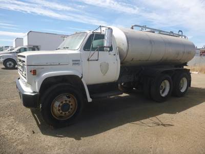 GMC 7000 T/A Water Truck