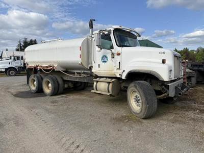 2003 International 4,000 Gallon Water Truck