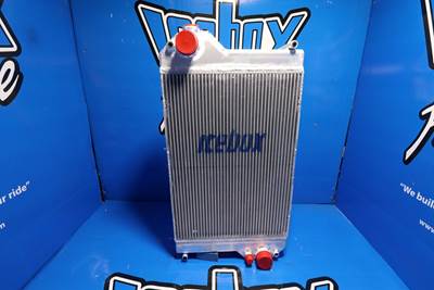 John Deere  Radiator - Aluminum ( AT226131)