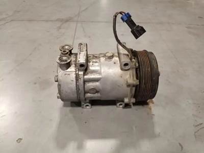 Good Used A/C Compressor Part # LE0122