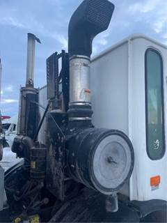 American LaFrance Condor Right Air Cleaner / Air Filter Housing for a 2007 American La France American LaFrance Condor