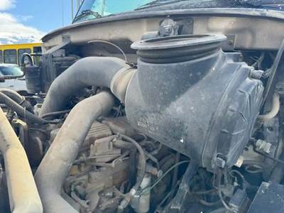 Ford AT9513 Aeromax 113 Air Cleaner / Air Filter Housing