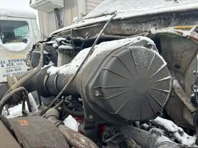 Ford F-750 Air Cleaner / Air Filter Housing