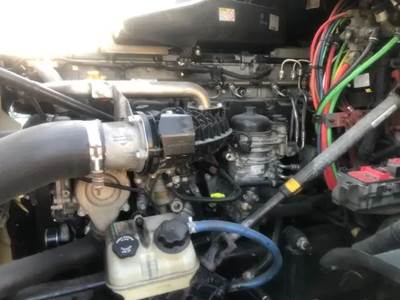 Freightliner Cascadia 125 Air Cleaner / Air Filter Housing