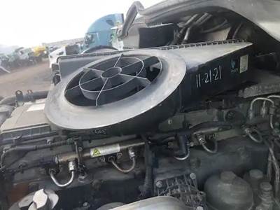 Freightliner Cascadia 125 Air Cleaner / Air Filter Housing