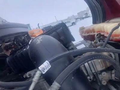 Freightliner Cascadia 126 Air Cleaner / Air Filter Housing