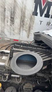 Freightliner Cascadia 126 Air Cleaner / Air Filter Housing