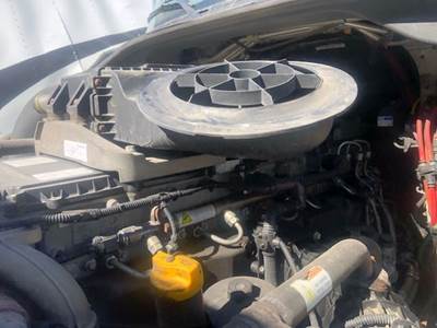 Freightliner Cascadia Air Cleaner / Air Filter Housing