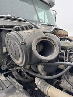 Freightliner Columbia 120 Air Cleaner / Air Filter Housing