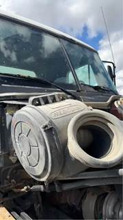 Freightliner Columbia 120 Right Air Cleaner / Air Filter Housing