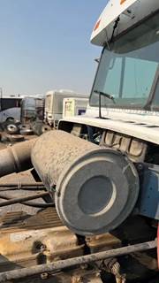 Freightliner FLD120 Air Cleaner / Air Filter Housing
