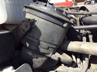 Freightliner M2 106 Air Cleaner / Air Filter Housing