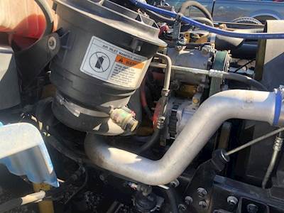 Freightliner M2 106 Air Cleaner / Air Filter Housing