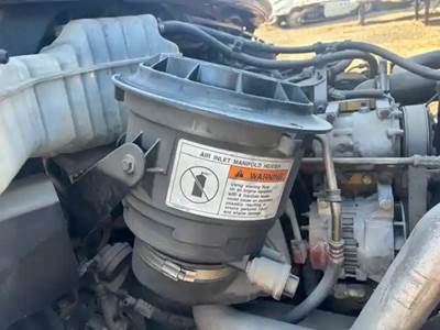 Freightliner M2 106 Air Cleaner / Air Filter Housing