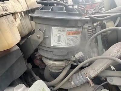 Freightliner M2 106 Air Cleaner / Air Filter Housing