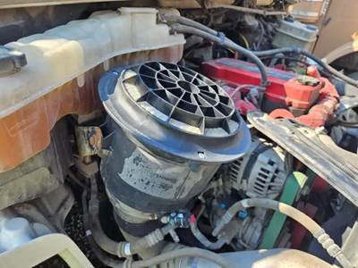 Freightliner M2 106 Air Cleaner / Air Filter Housing