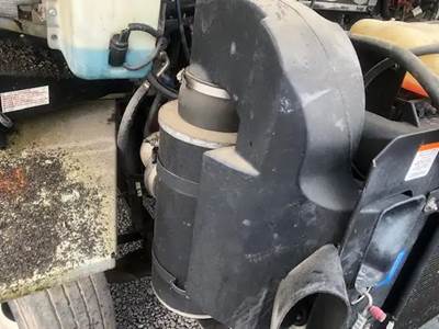 Freightliner MT55 Right Air Cleaner / Air Filter Housing for a 2019 Freightliner MT55 Chassis