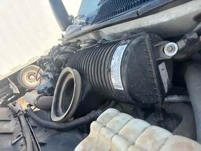 GMC C5500 Air Cleaner / Air Filter Housing