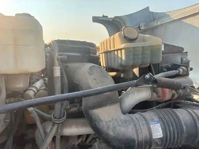 GMC C7500 Air Cleaner / Air Filter Housing