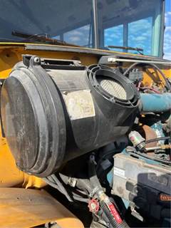 International 3800 Air Cleaner / Air Filter Housing